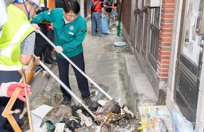 부산 금정구, 서동 폐·공가 주변 쓰레기 대대적 정비에 나서다