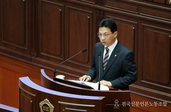 부산시의회 박중묵의원 ‘부산광역시교육청 물품 및 용역 지역산업 활성화 지원 조례안’ 제정, 상임위 통과!