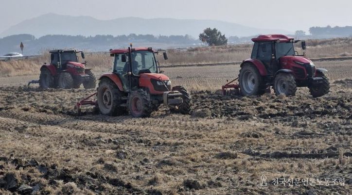 논 깊이갈이 시연회 사진