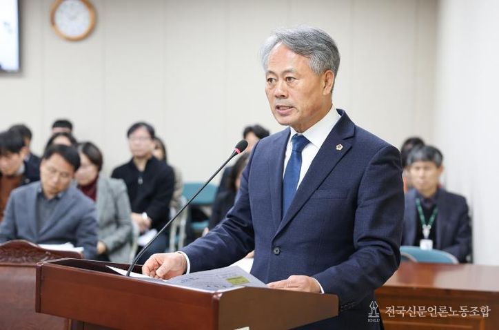 박성재 전남도의원이 보건복지환경위원회 회의(2일)에서 제안설명을 하고 있다.