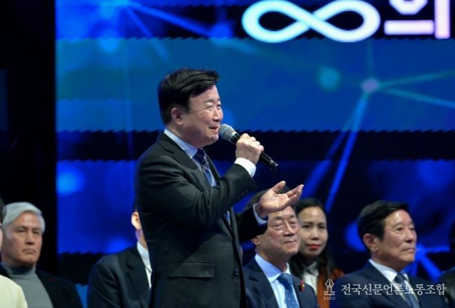 여수시는 오늘(13일) ‘전남·광주 행정통합 찾아가는 타운홀 미팅’에서 ‘율촌 미래 첨단 국가산업단지 조성’을 공식 건의했다.