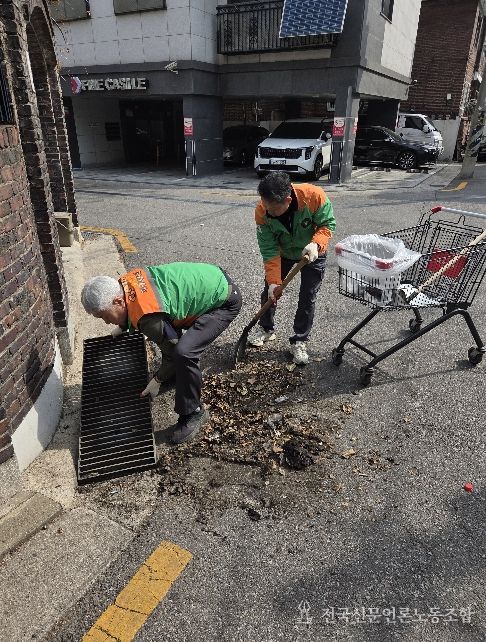 성북구 정릉1동 자율방재단, 침수 취약지역 빗물받이 선제 정비