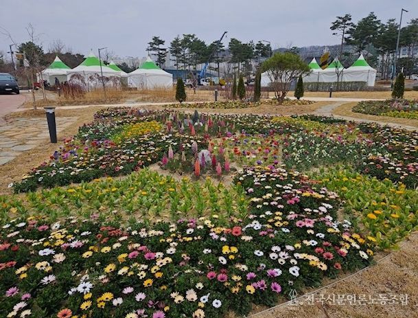 봄꽃 2만본 식재·음악벤치