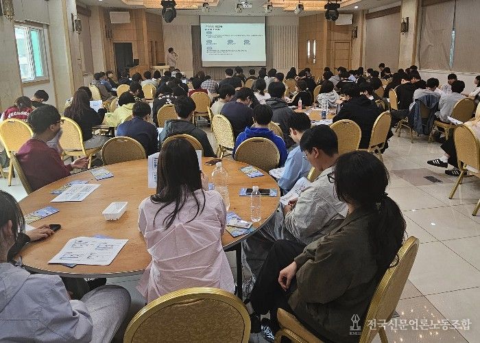 경상국립대학교(GNU) 라이즈(RISE) 사업단 ‘지역산업(농수산) 과제’는 3월 26일부터 4월 6일까지 7회에 걸쳐 참여학과 재학생을 대상으로 ‘A&F 찾아가는 설명회’를 실시했다.