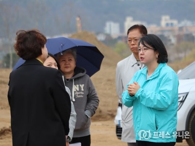 용혜인 의원, 사이동 주민들과 안산 경기지방정원 '새로숲' 현장 방문